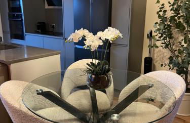 Riverside retreat with private wood fired hot tub - Foto 9