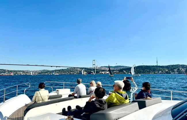 Istanbul Bosphorus Yacht Cruise - Foto 11