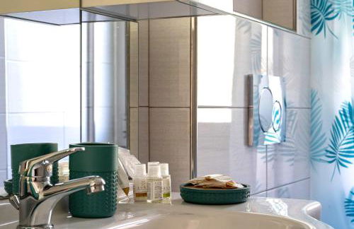 Patio & Parking - Self check-in & Remote access - Foto 13