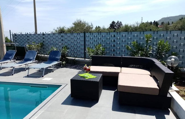 Countryside Villa With Private Pool - Photo 13