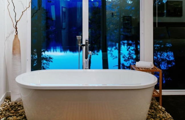 83MF - Lakeside - Hot Tub - WIFI - BBQ - Dock - Sleeps 4 NO PETS - Foto 17