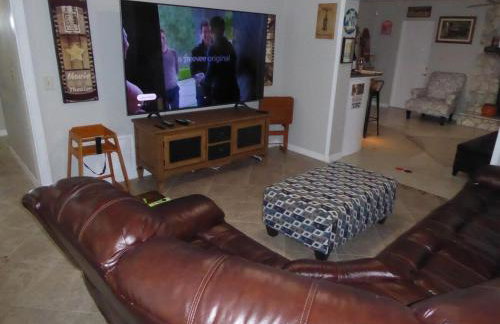 Perfecto Mundo 7, Orlando Area 6BR-2MB-3BR Indoor Pool, Ping Pong, Jacuzzi, Disney - Foto 16