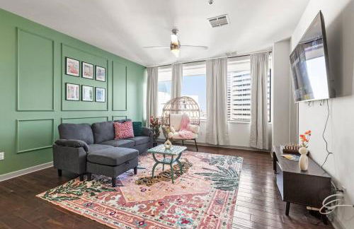 Beautiful Apt in Downtown w/Pool | Indoor Parking - Foto 1