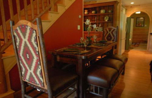 Upscale Fryeburg Cabin Hot Tub and Billiards Table! - Foto 7