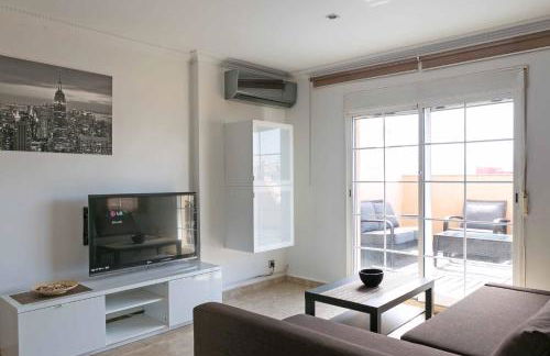 Attic Valencia Beach - Photo 1