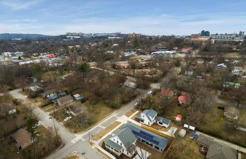 The SoFay Farmhouse- 1 MI From U of A - Foto 42
