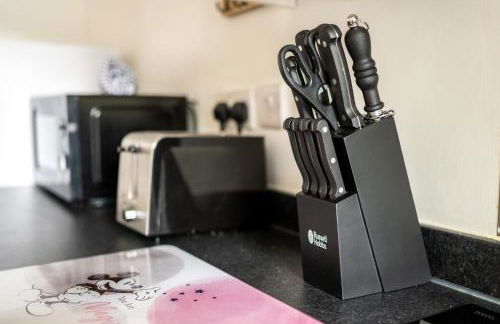 Ideal 2 Bedroom Ground floor Apartment By Jesswood Properties for Contractors & Business, Free Parking and Wifi - Foto 11