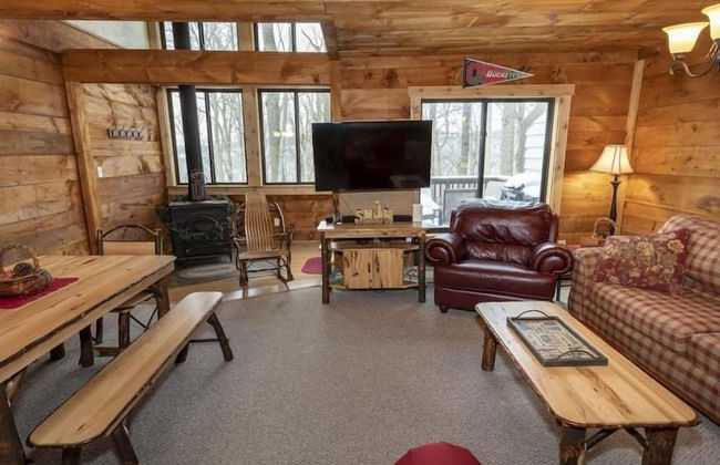 Seven Springs 3 BR Deluxe Condo, Near Golf Course by RedAwning - Photo 8