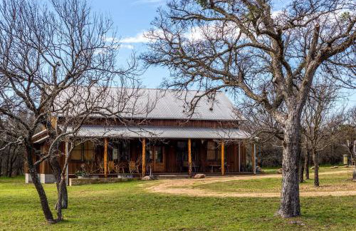 Glamping Cabin Rental for Groups on Lake Buchanan in Texas Hill Country - Foto 1