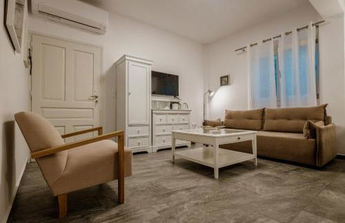 Chrisi Holiday Home - 500 sqm Private Gardens & Nature View - 300m by the sea - Photo 45