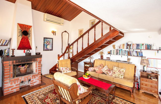 Villa Masha is a Detached House, Very Finely Accommodating 6 to 7 Persons - Foto 9