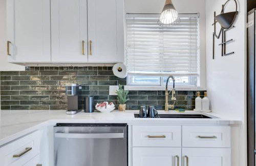 4BD Near DT | Hot Tub, Pingpong & Backyard Fun - Foto 20