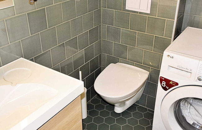 8 Person Holiday Home in Lesund - Foto 15