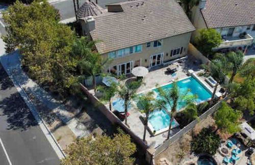 Evonvale Dream! Big Heated pool, jacuzzi seats 16! - Foto 2