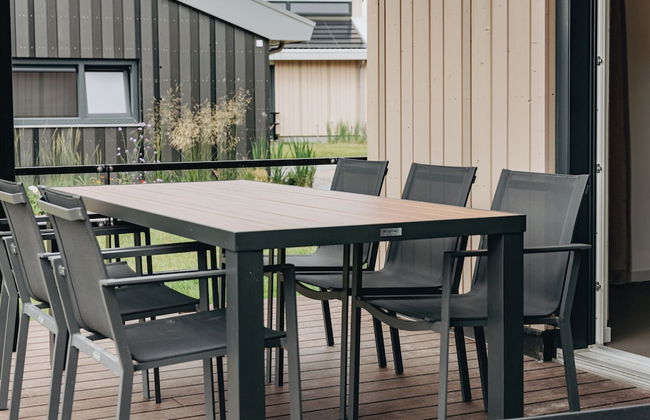 Modern Lodge Near Beach - Photo 9