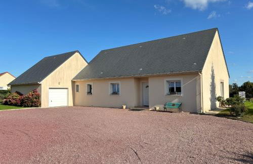 La clé des champs Maison plain pied lumineuse bien équipée, séjour spacieux, belle terrasse aménagée, garage, grand jardin clos, parking, près de Bayeux et Omaha Beach, chiens bienvenus - Foto 38