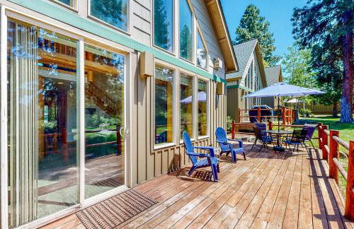 Gateway to Crater Lake! Resort Retreat with Pool - Foto 29