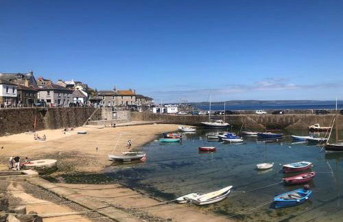 Family House - Breath Taking Views Over Mounts Bay - Photo 25