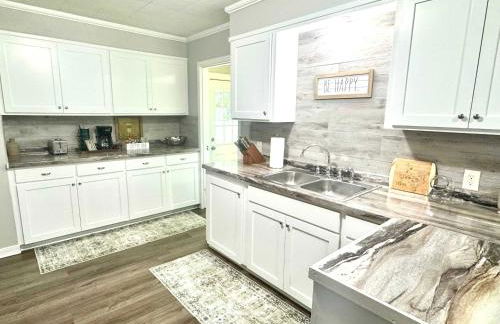 Soothing Greens Color Peaceful 3 BR 1BA Dwelling - Foto 4