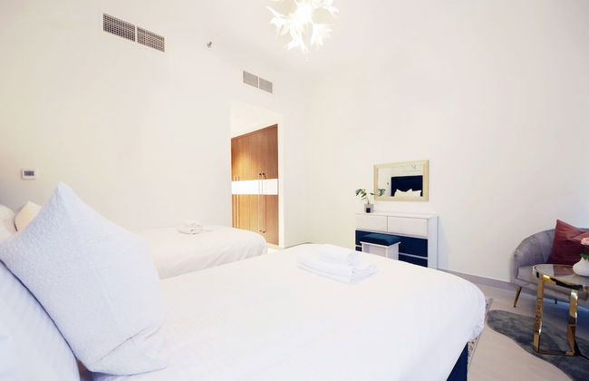 Luxury StayCation - Tranquil Retreat With Beautiful Park Views - Photo 5