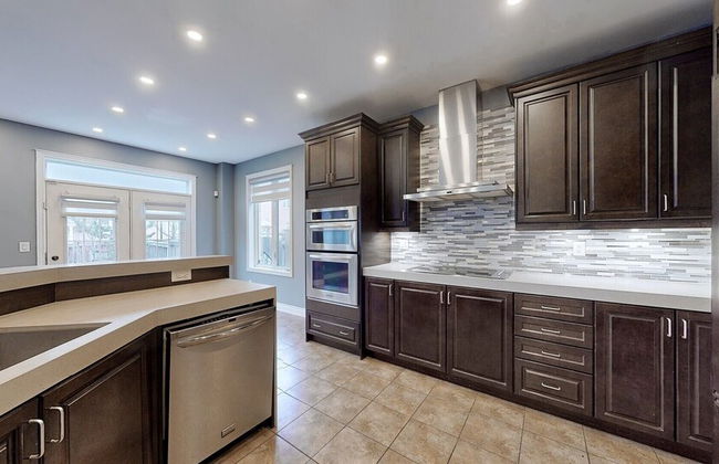 Spacious Family Haven: Modern 4-bedroom Luxury Home - Foto 14