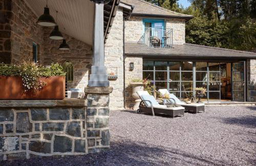 Ty Pandy Eclectic Luxury Family cottage Sleeps 8 adults and 2 children - Photo 54