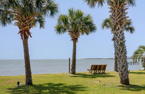 Waterfront Crystal Coast Vacation Rental with Deck! - Foto 23