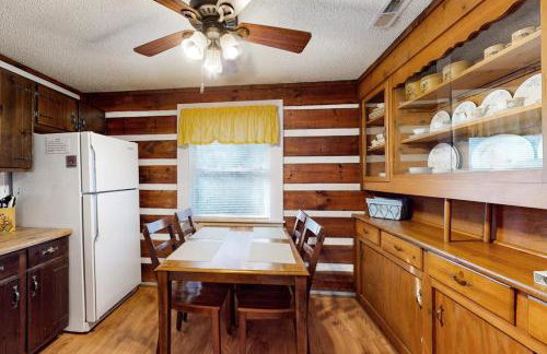 2 Bed 2 Bath Vacation home in Whittier II - Photo 5