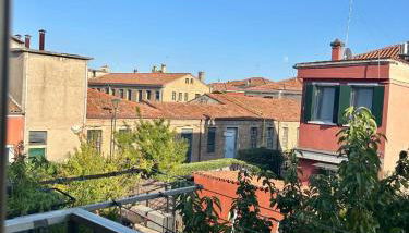 De Mio's Apartment - Photo 3