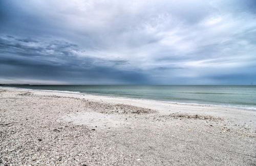 Unit 3 Blocks Gulf to Beaches Historical Museum! - Foto 1