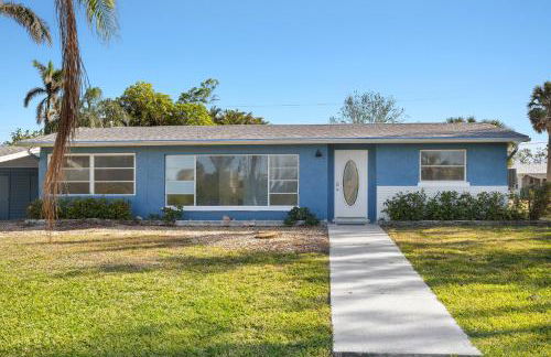 Relaxing 4 bedroom home with Pool - Photo 6