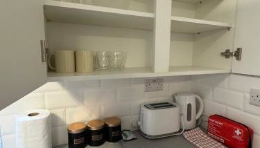 Modern Apartment Bradford City Centre Self Check In - Foto 5, toaster, minibar