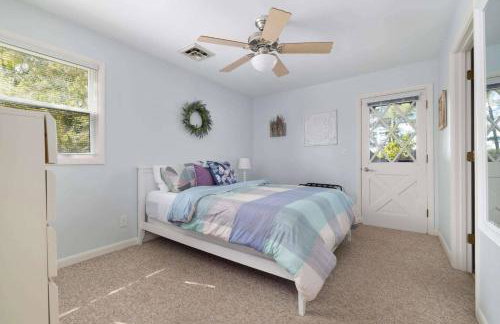 Relaxing Lakefront Retreat w/ Hot Tub & Dock - Foto 41