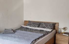 Sleep over at Ana's with shared bathroom - Foto 1