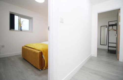New Cardiff Bloc Exclusive Apartments By Prime Stays - Shops and Parking - Great for Groups and Families - Foto 49