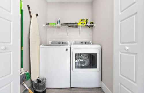 5 Minutes to Beach and Downtown Fire pit Grill - Foto 44