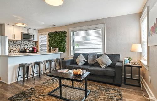 Heart of Westport 1BR - Photo 2