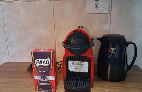 Apto Com Sacada e Ar Condicionado a 2 minutos da Praia - Foto 12