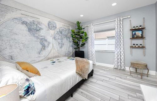 NEW! Palm Harbor Hideaway - Beautiful, Spacious 4BR Home with Amazing Pool - Foto 31