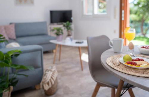 Casa EleMar Villa with Private Yard - Photo 18