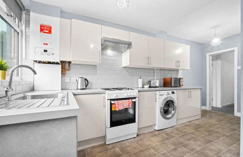 Stylish 3 Bedroom House - Parking - Garden - Great Barr - Netflix - Top Rated -121J - Foto 16