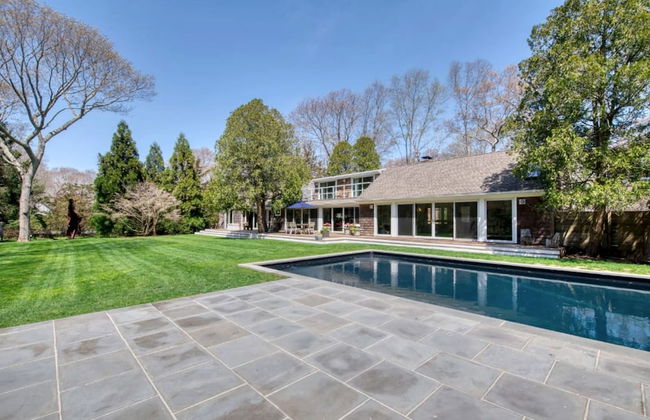 Spacious 5-br 4-bath Pool in East Hamptons - Foto 1