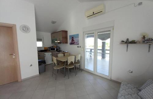 Apartment With a Pool, Mountainview, Near the Sea! - Photo 10