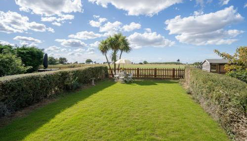 Olive Quay Cottage - Rustic elegance, big country garden Norfolk coast - Foto 5, Garden, Garden view