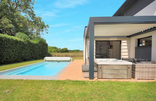 La Villa Sainghin - Piscine et Jacuzzi Privé - Foto 18