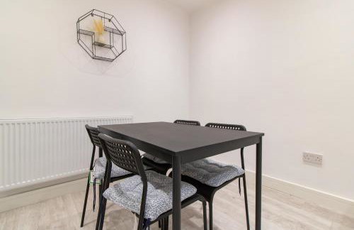 Comfortable 2BR Home 4 Beds Great for Small Groups - Foto 6