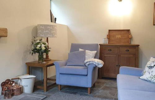 Enchanting Cottage for 4- Witchnest in Derbyshire, with EV point - Foto 10