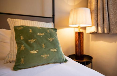 Upside house Beautiful 5 bedroom house sleeps 13 with hottub, games room and garden near Bath - Foto 29