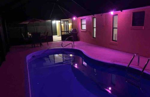 Heated Pool home fenced yard near the beach - Foto 33