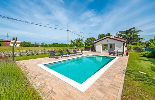Cozy House with Pool near Rovinj - Photo 6